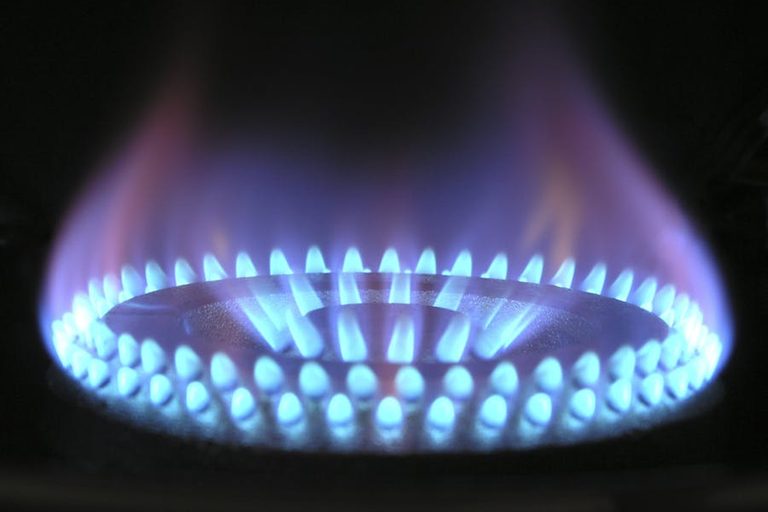 Blaue Gasflamme eines Brenners
